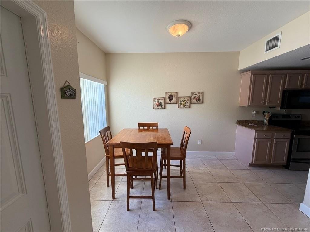 4210 Gator Trace Ave Apt B #B - Photo 5 of 49