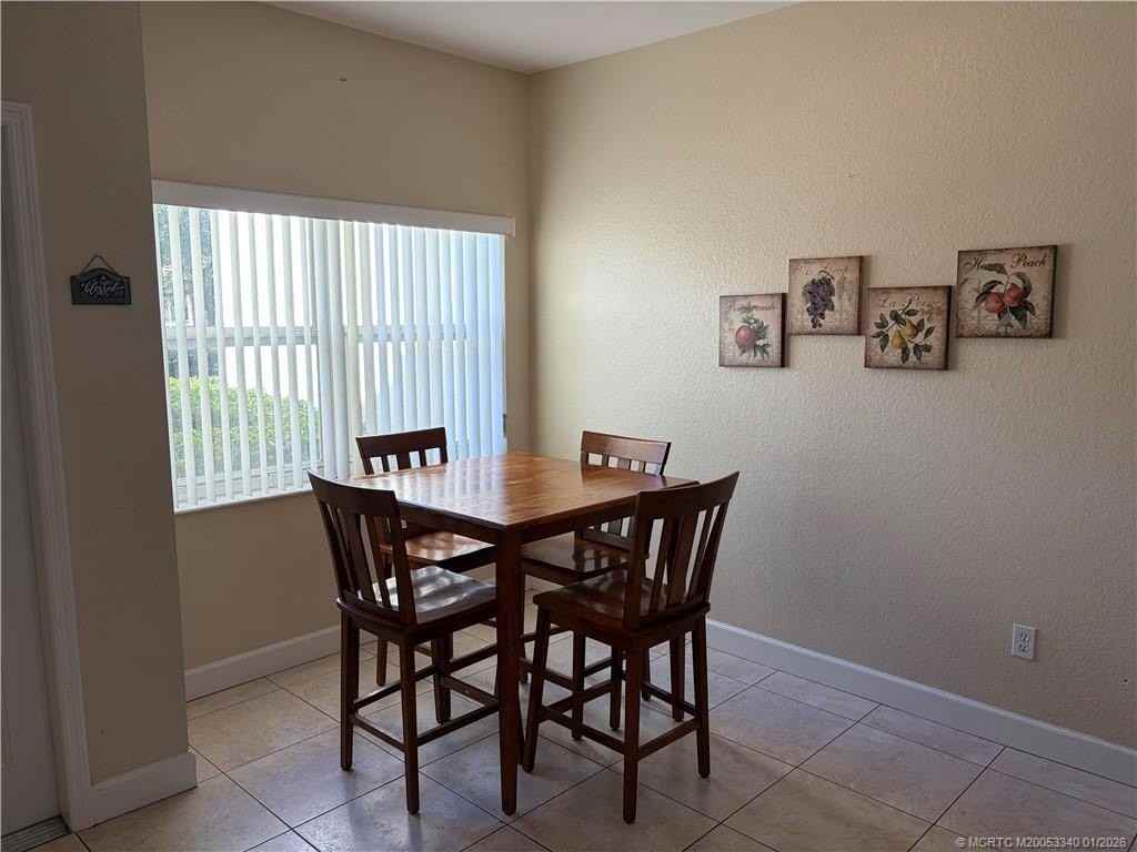 4210 Gator Trace Ave #B - Photo 4 of 44