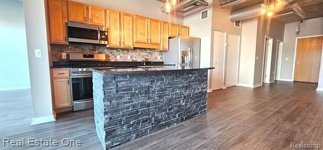 100 W 5th St #406 - Photo 5 of 33