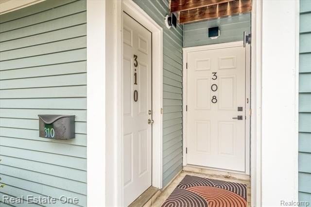 310 Roe St - Photo 3 of 29