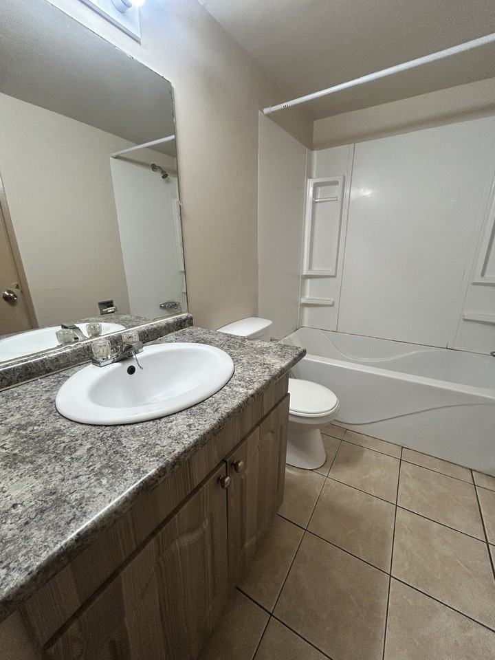 11715 124 St101 #101 - Photo 3 of 11