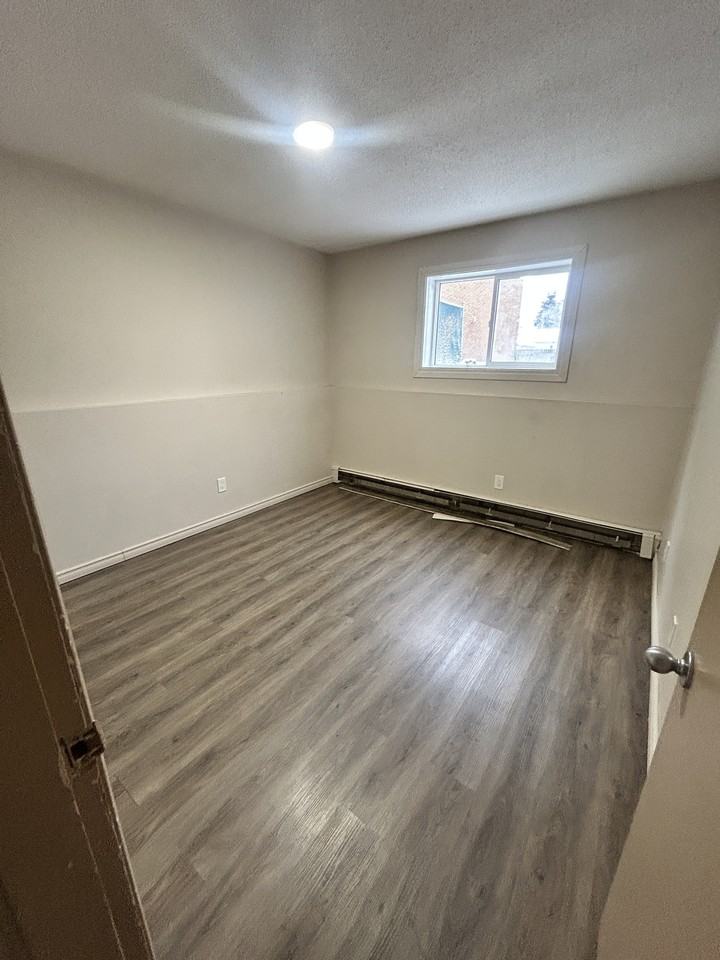 11715 124 St101 #101 - Photo 7 of 11