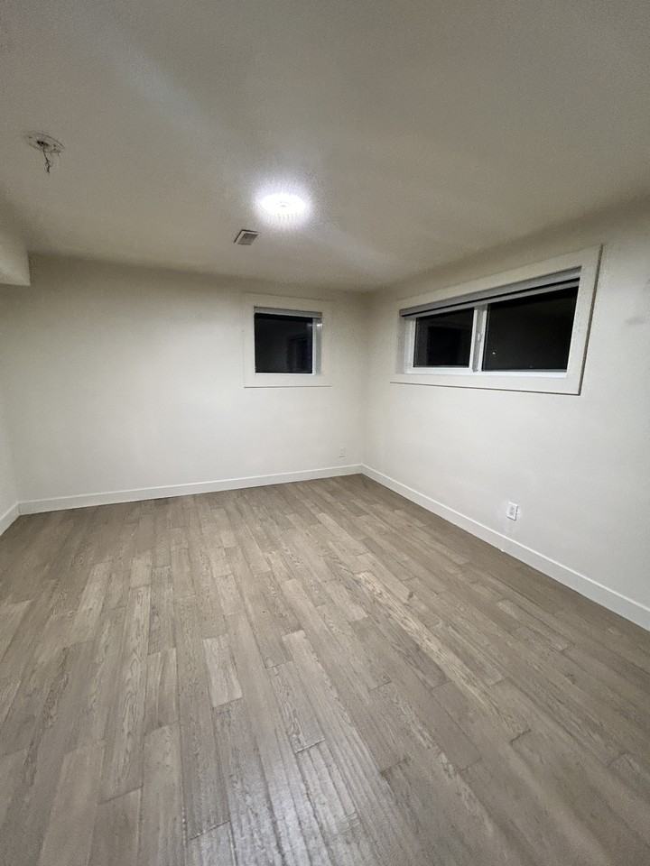 9837 68 Ave Nw #BS - Photo 6 of 18