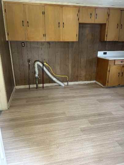 1010 Louisa Ave #1 - Photo 4 of 21