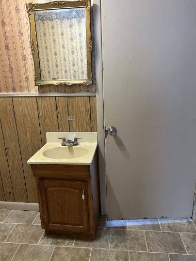 1010 Louisa Ave #1 - Photo 5 of 21