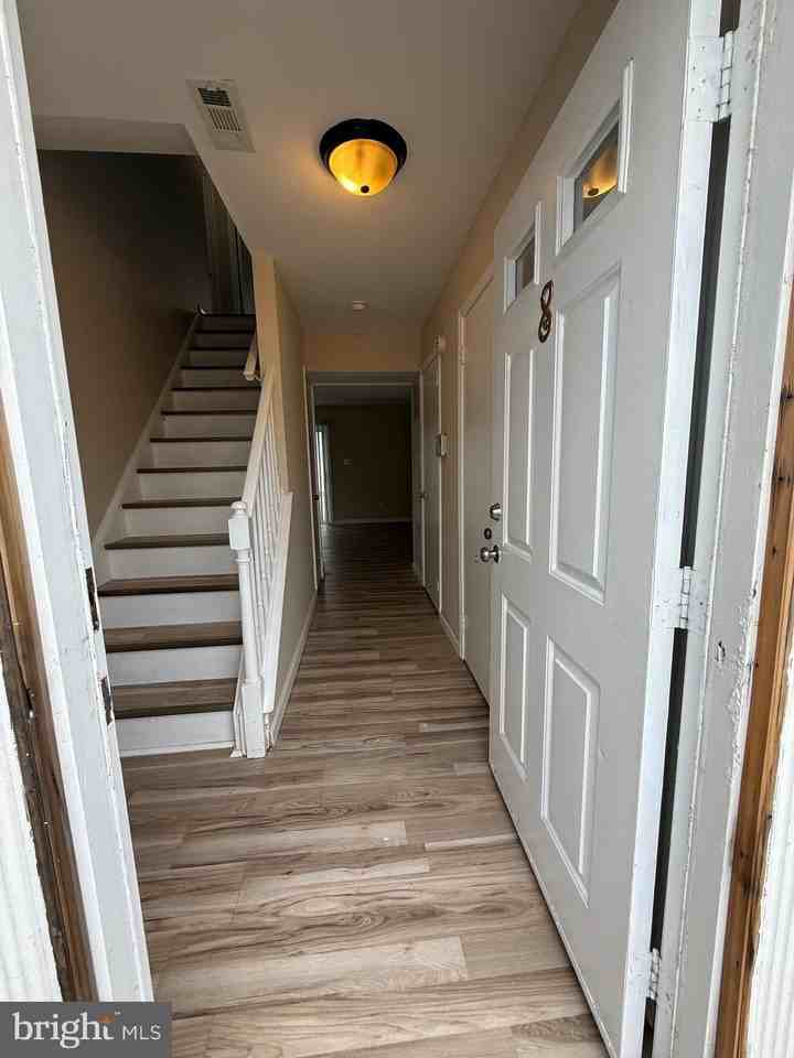 8 Hewitt Ln - Photo 2 of 15