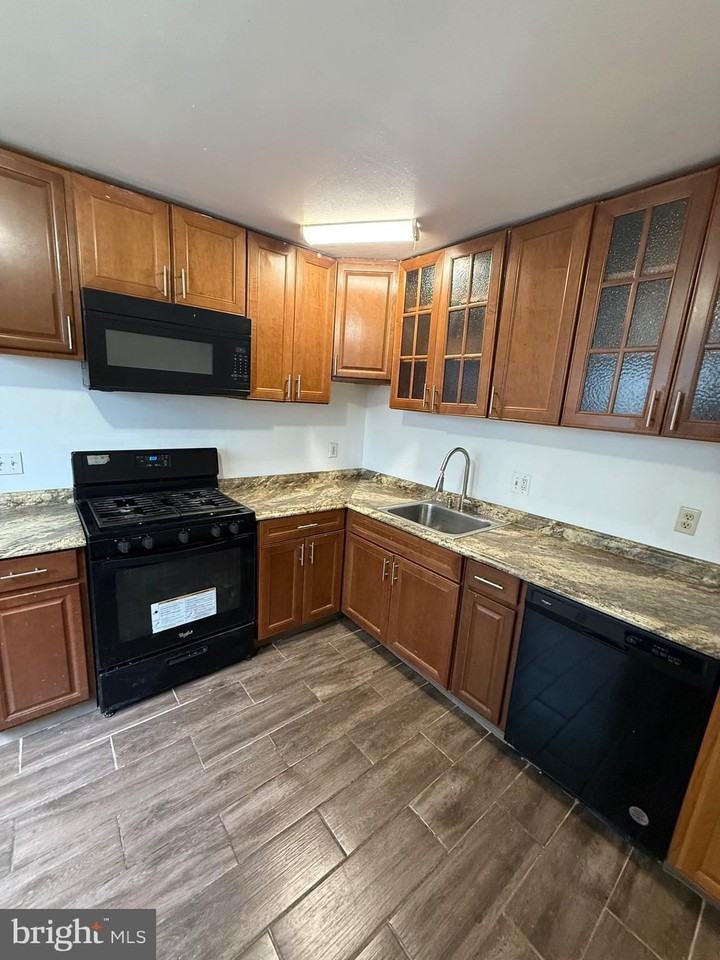 8 Hewitt Ln - Photo 7 of 15