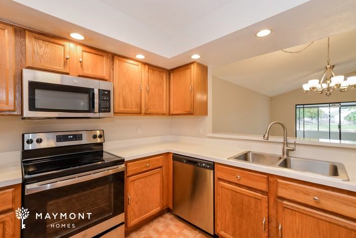 1019 Apopka Woods Ln - Photo 4 of 12