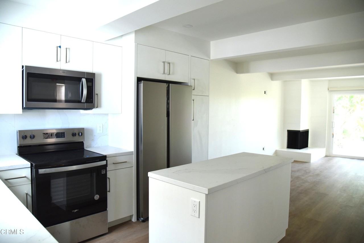 61 Redwood Ave - Photo 5 of 22