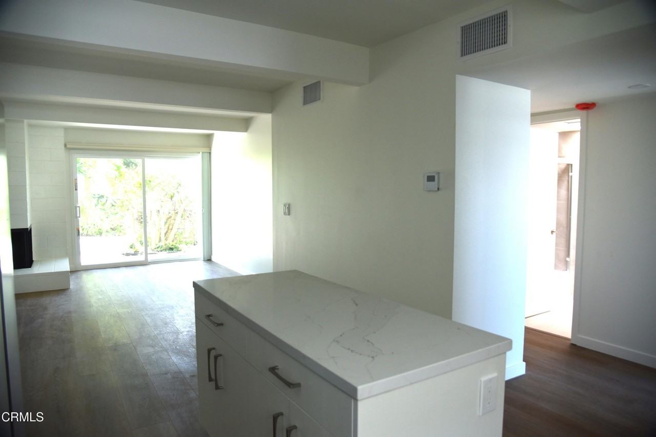 61 Redwood Ave - Photo 6 of 22