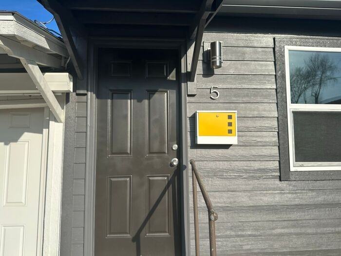 11518 Ne Sandy Blvd #5 - Photo 2 of 14