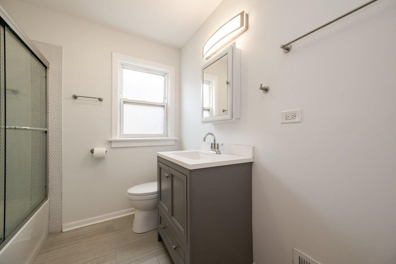 4407 W Wrightwood Ave Unit 2 #2 - Photo 5 of 10