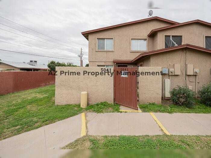 5041 N 39th Dr - Photo 2 of 16