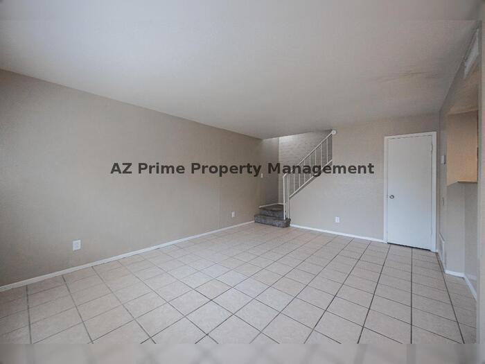 5041 N 39th Dr - Photo 4 of 16