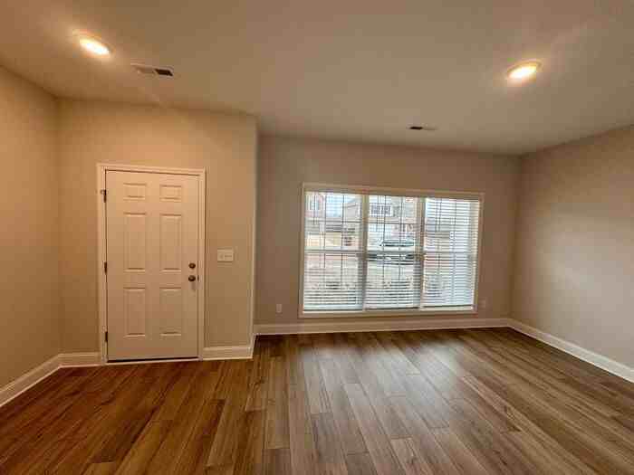 16824 Demi Dr - Photo 4 of 42