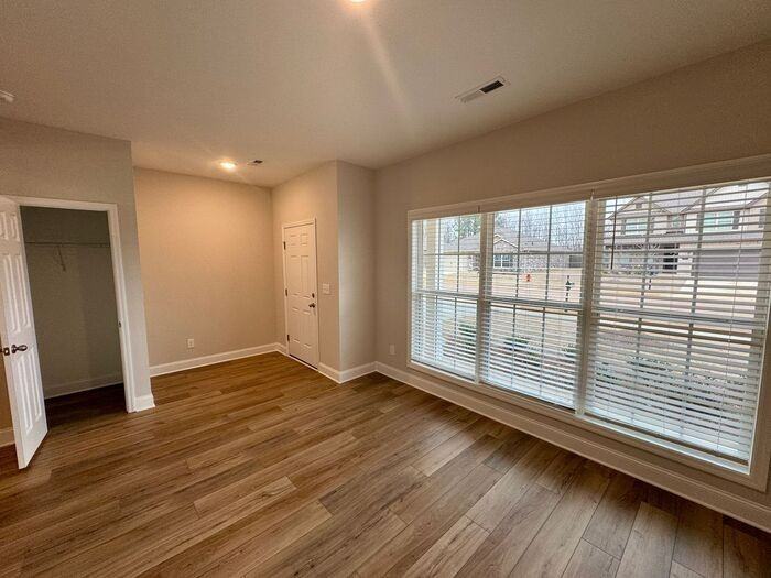 16824 Demi Dr - Photo 5 of 42