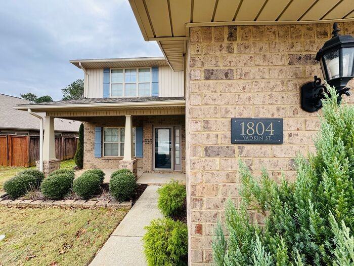 1804 Yadkin St Nw - Photo 3 of 3