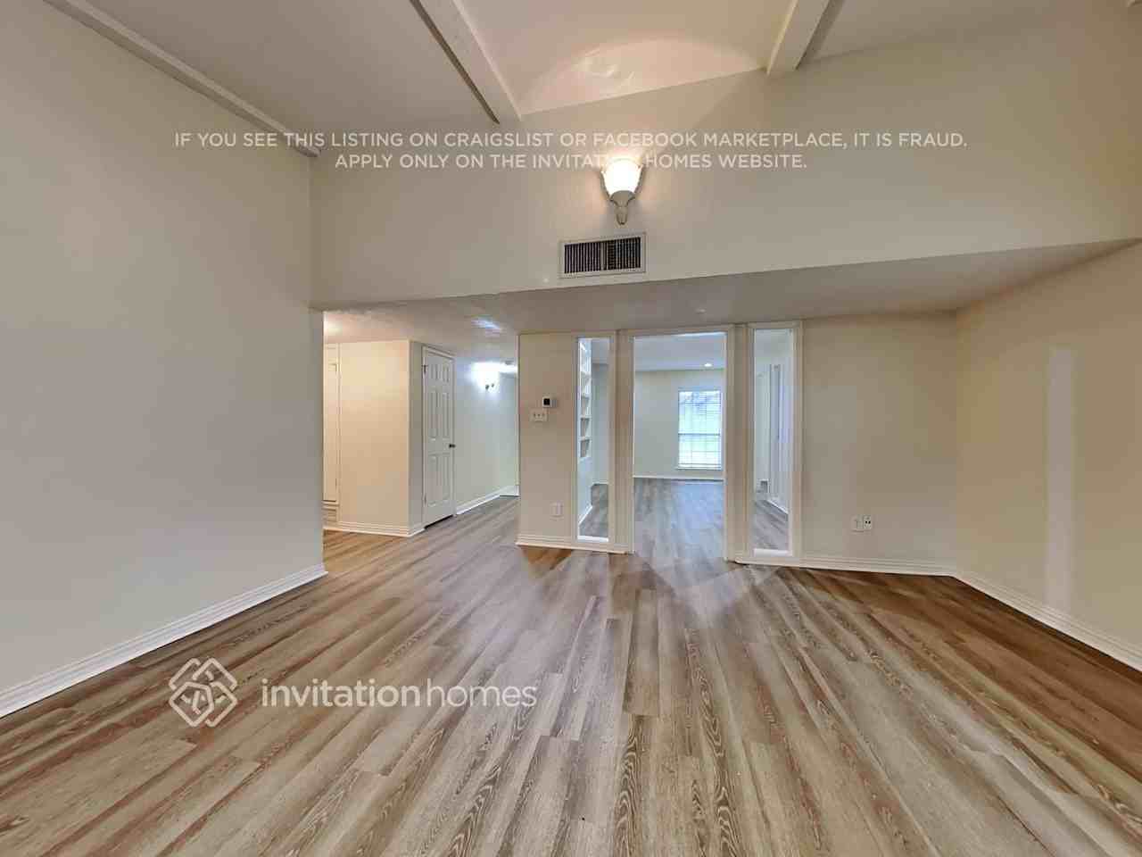 6813 Curry Dr - Photo 4 of 19