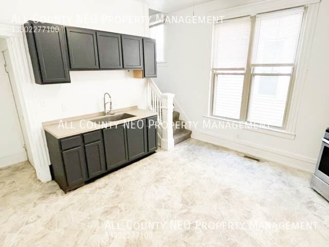 1852 W 45th St - Photo 3 of 15