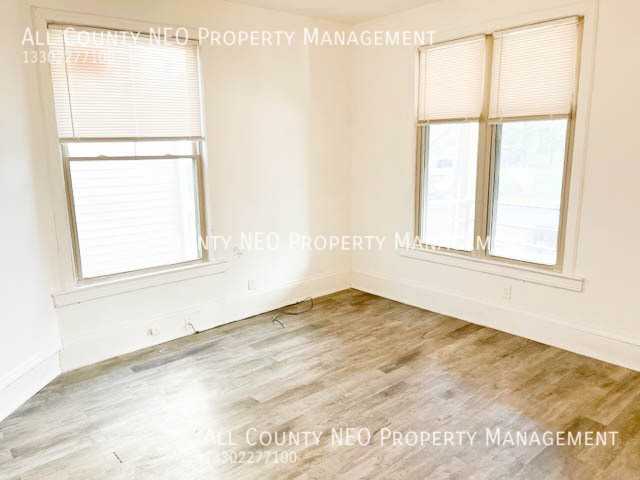 1852 W 45th St - Photo 5 of 15