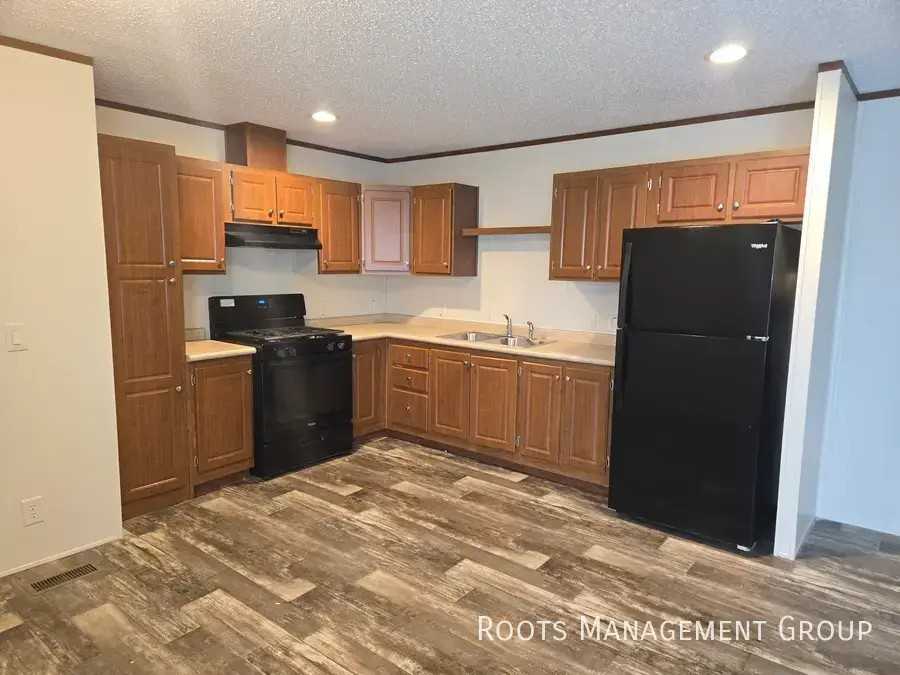 2772 Apollo Dr - Photo 6 of 25