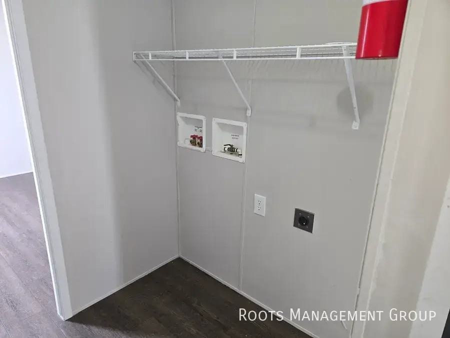 2764 Apollo Dr - Photo 4 of 15