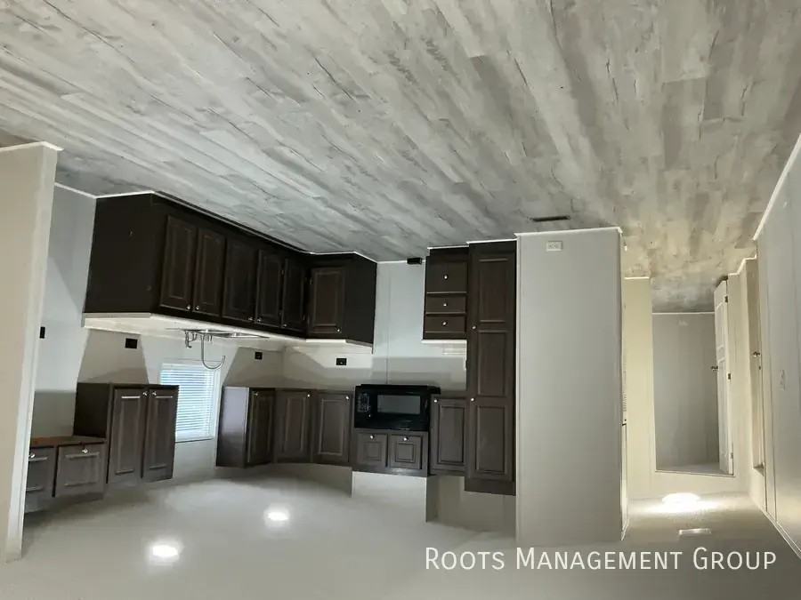 115 W Loudon Ave #M106 - Photo 3 of 12