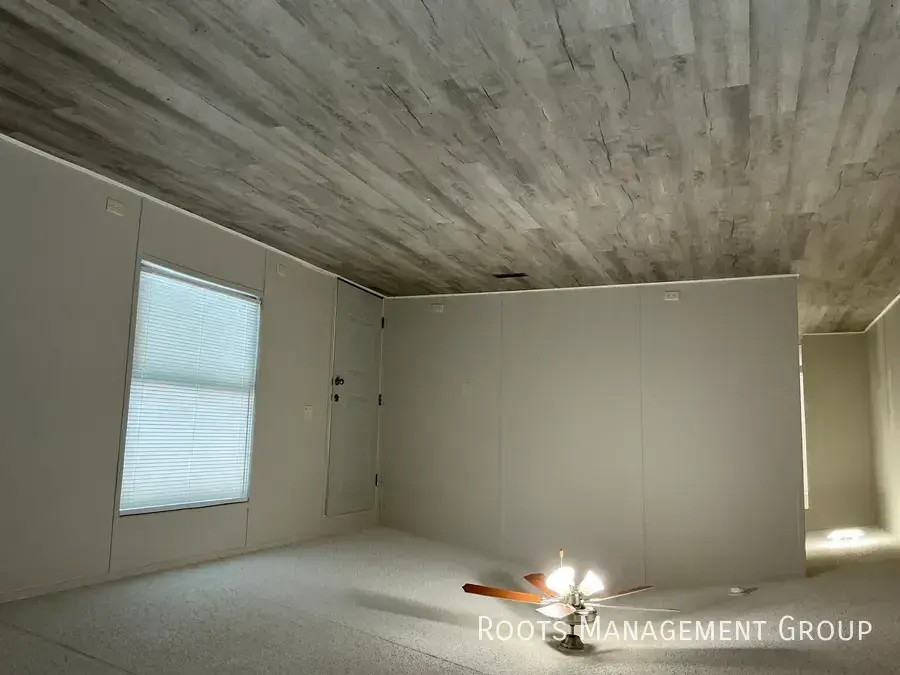 115 W Loudon Ave #M106 - Photo 4 of 12