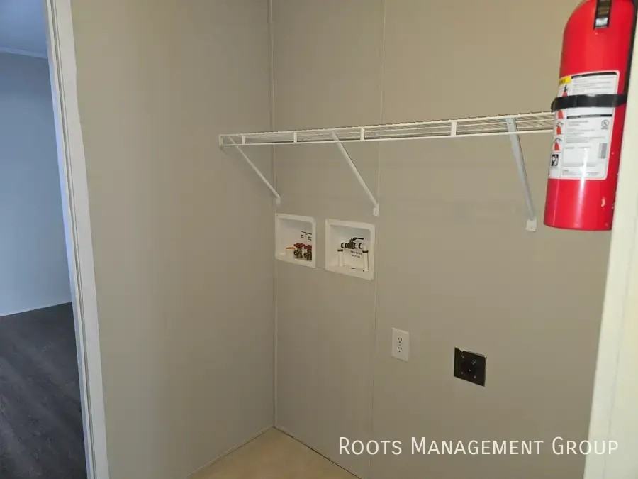 2968 Apollo Dr - Photo 4 of 14