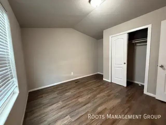 5344 S Park Ave #5 - Photo 4 of 30