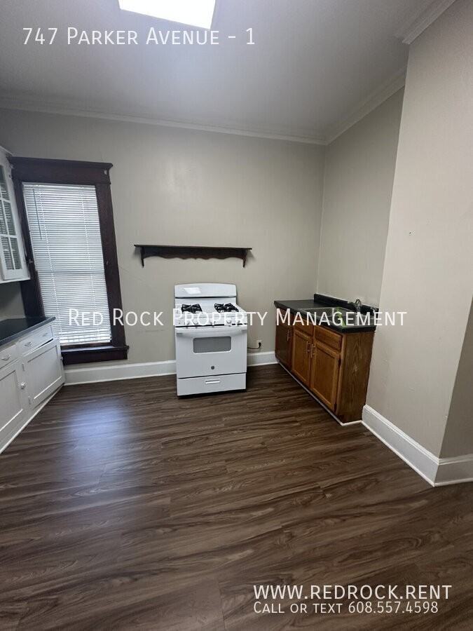 747 Parker Ave #1 - Photo 4 of 12