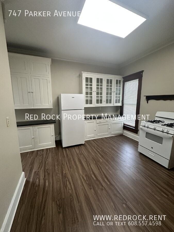 747 Parker Ave #1 - Photo 5 of 12