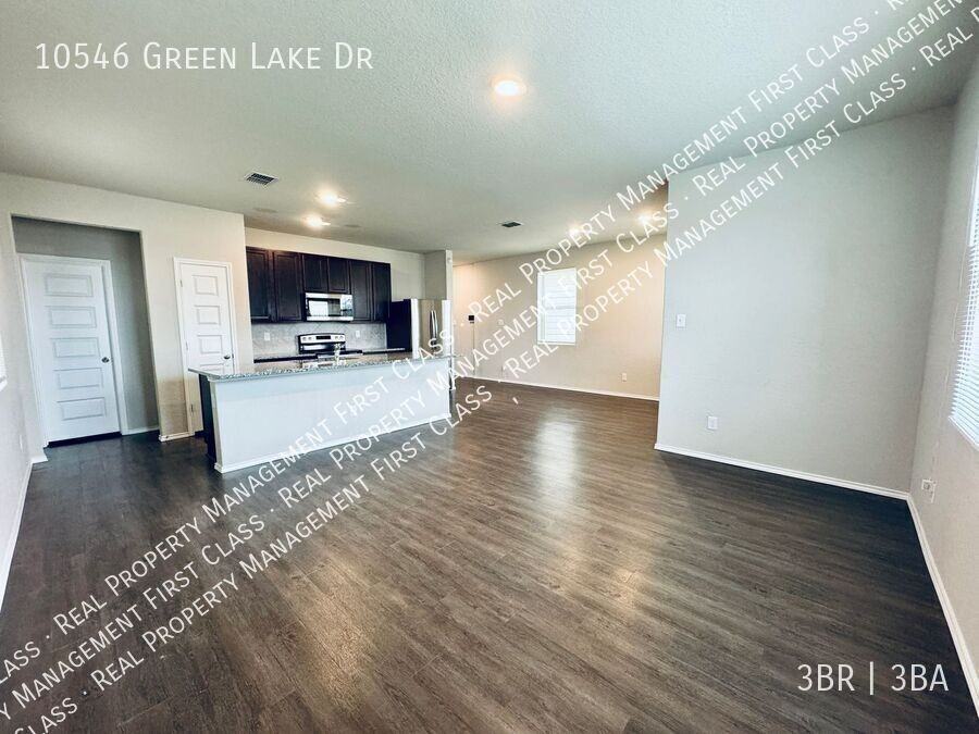 10546 Green Lake Dr - Photo 4 of 15
