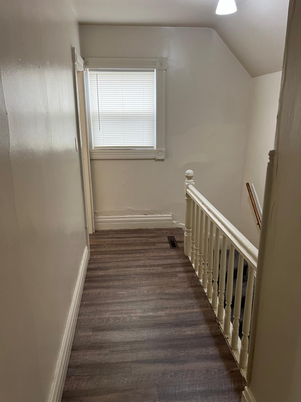 1050 1/2 9th St - Photo 3 of 9