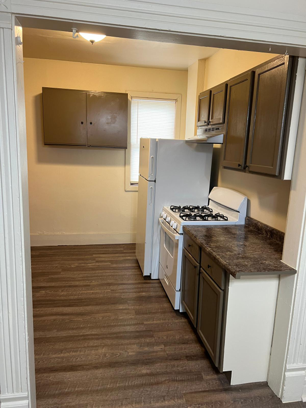 1050 1/2 9th St - Photo 7 of 9