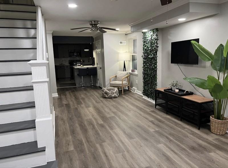 2633 Fillmore St - Photo 5 of 35