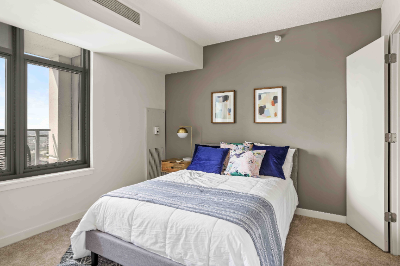 566 W Kinzie St - Photo 3 of 8