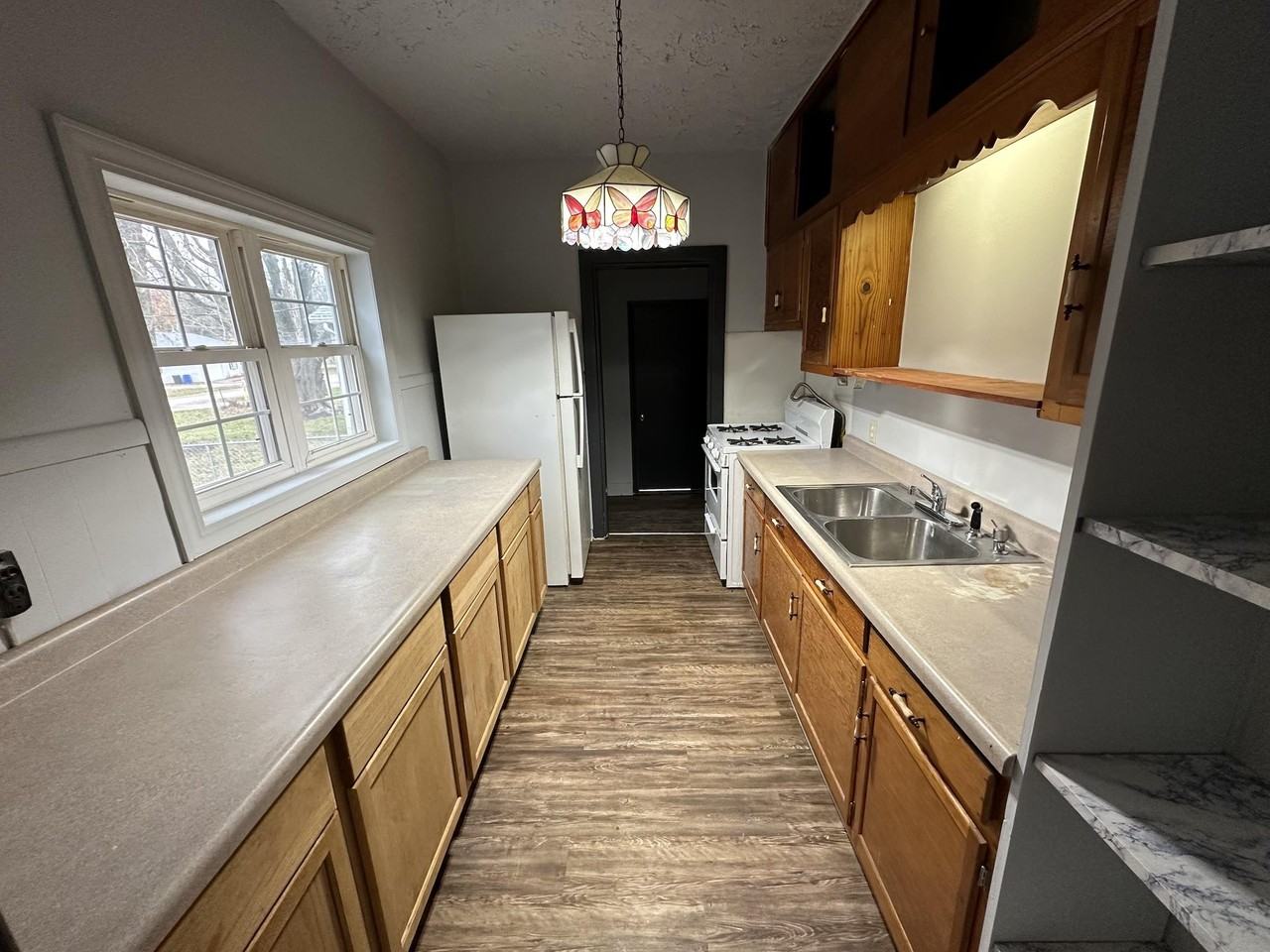 939 Cunningham Ave - Photo 2 of 18