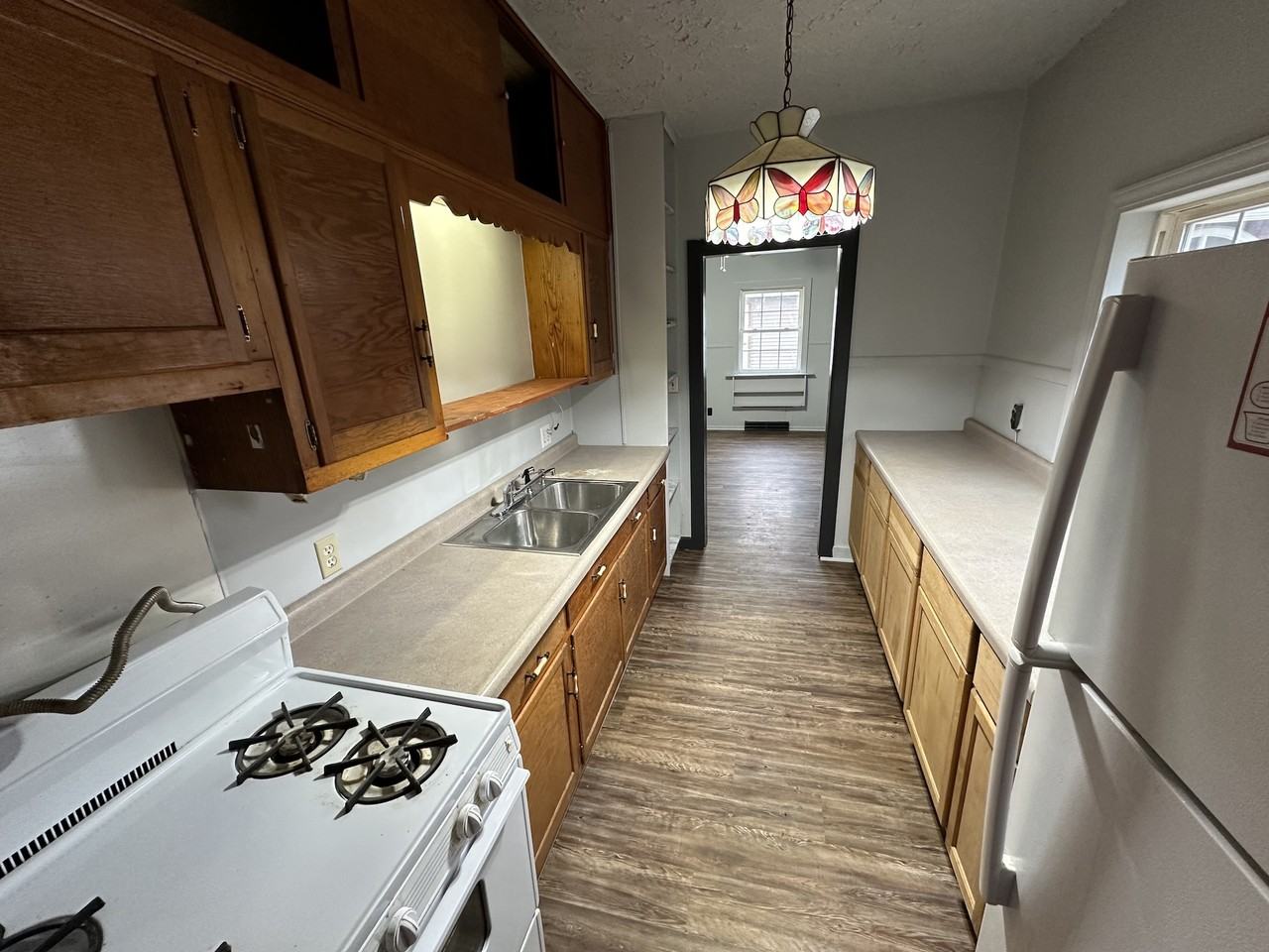 939 Cunningham Ave - Photo 3 of 18