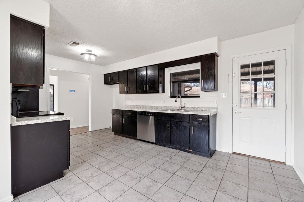 8512 Meadow Dr - Photo 7 of 25