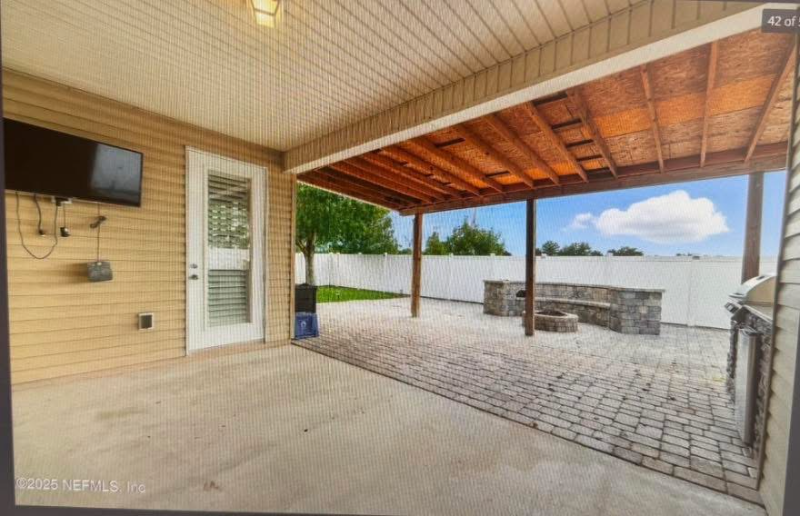 1002 Wetland Ridge Cir - Photo 3 of 7