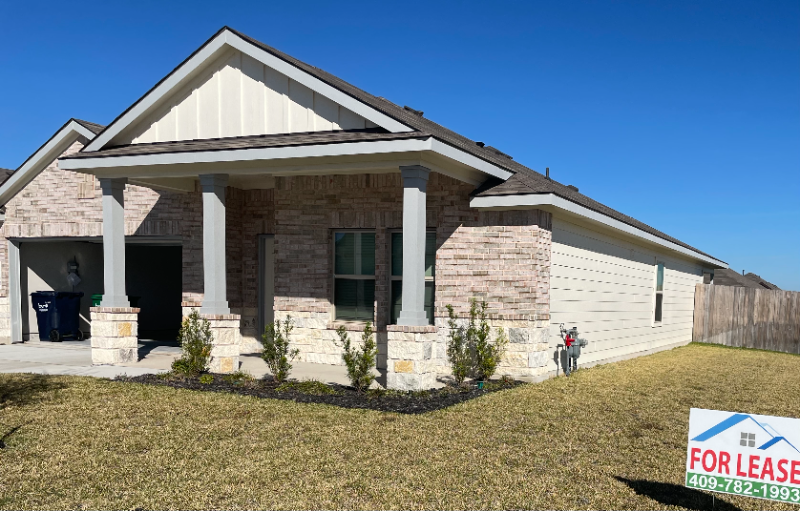 1700 Robinson Dr - Photo 2 of 34