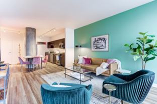 801 W Blackhawk St - Photo 1 of 1