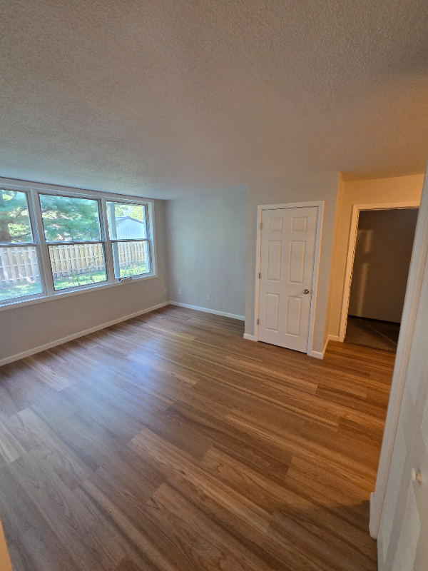 1349 Main St #101 - Photo 4 of 11