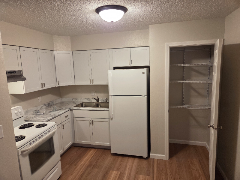 1349 Main St #101 - Photo 6 of 11