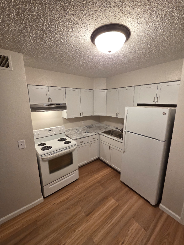 1349 Main St #101 - Photo 7 of 11