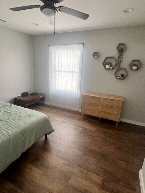 418 W 18th St - Photo 6 of 8