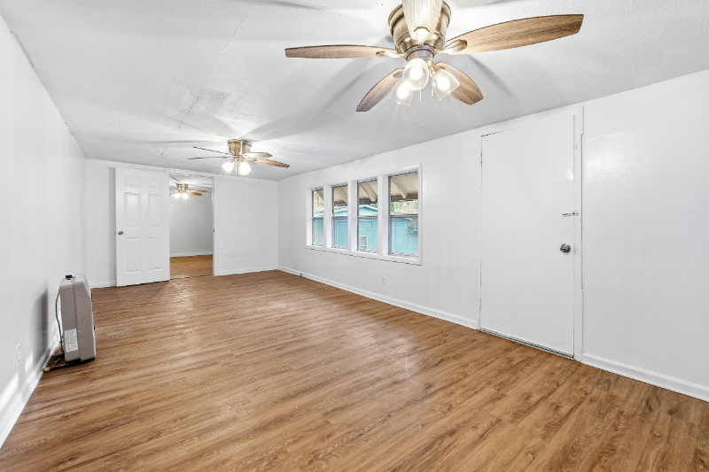 3831 King Dr - Photo 2 of 20