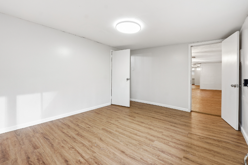 3831 King Dr - Photo 5 of 20