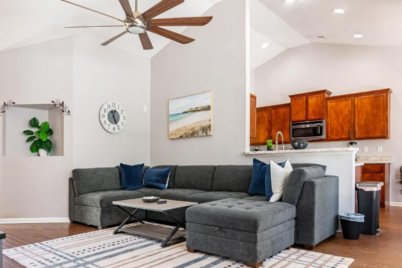 2626 Spivey Ct - Photo 4 of 20